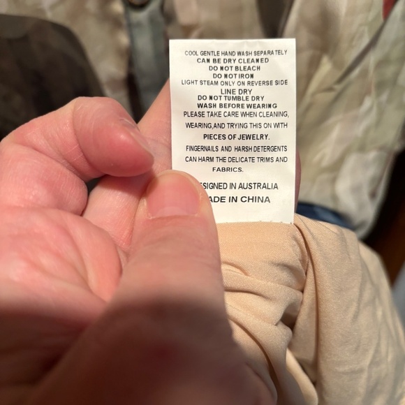 Elliatt Upstage Floral Print Maxi Shirtdress Navy Large NWT - Picture 7 of 7